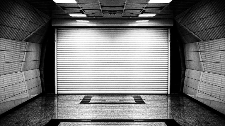 Comment choisir la bonne porte de garage pour votre maison ?