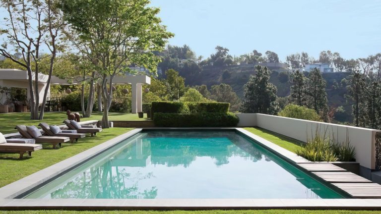 Piscine hors sol vs. piscine enterrée : quel est le meilleur choix ?