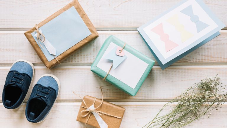 Idées de cadeaux élégants pour célébrer l’arrivée d’un nouveau-né