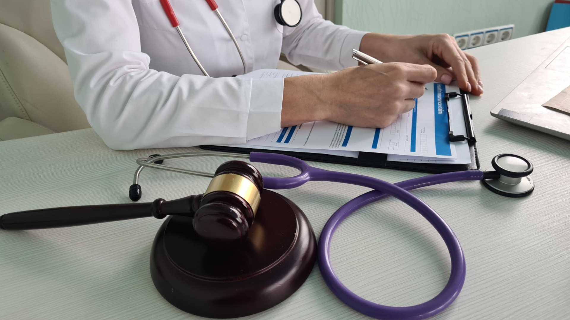 L’importance de la représentation légale : comment l’avocat défend les victimes d’erreur médicale ?