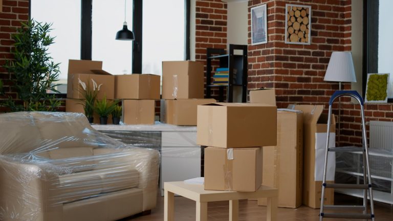 Simplifiez votre vie grâce à un service de débarras de maison fiable et rapide