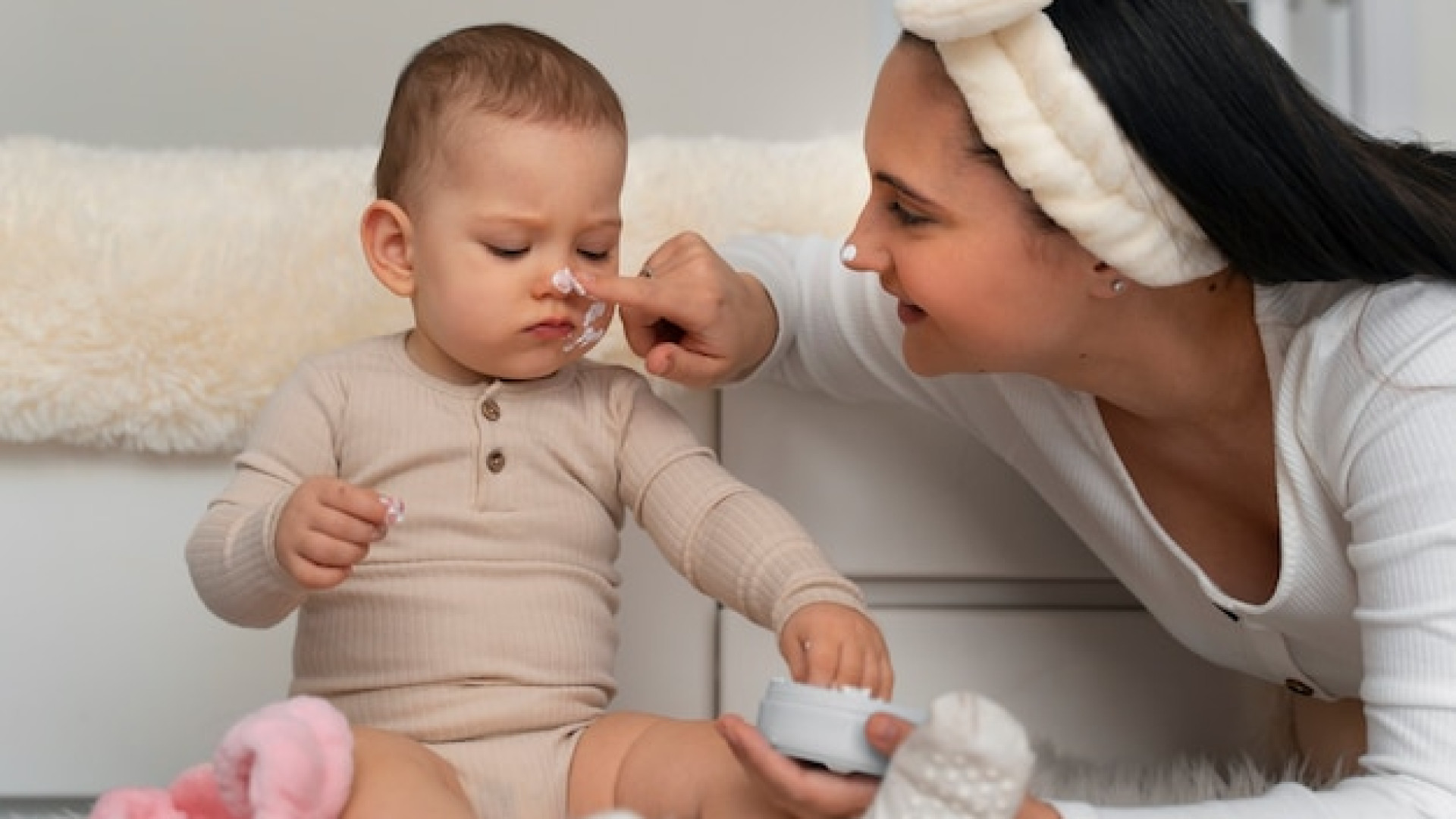 Comment choisir des produits d’hygiène sûrs pour la peau sensible de bébé ?