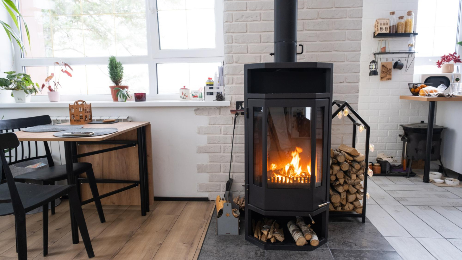 Comment bien choisir son poêle à bois pour un intérieur confortable et performant ?