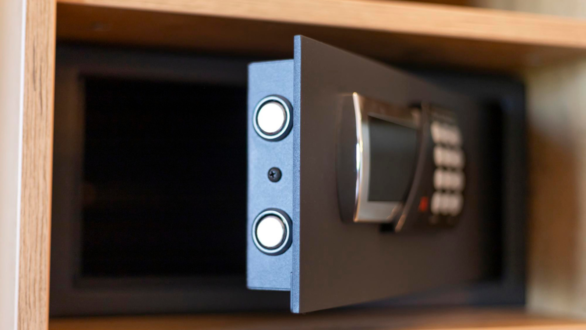 Quelle armoire forte choisir pour protéger ses documents et objets de valeur ?
