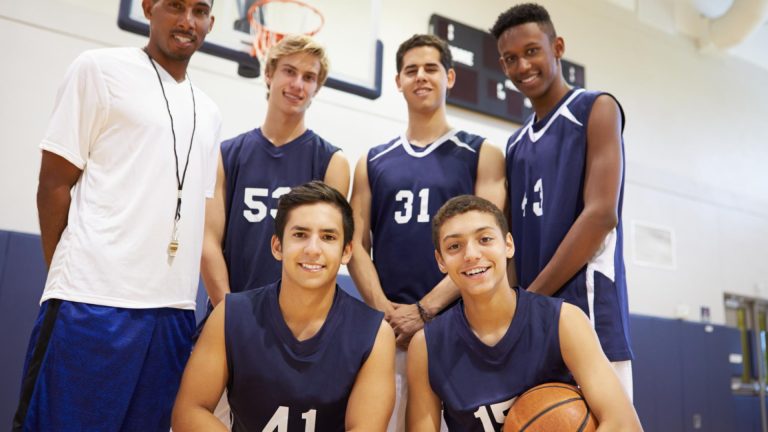 Tenues de basketball personnalisées : entre création sur mesure et innovation textile